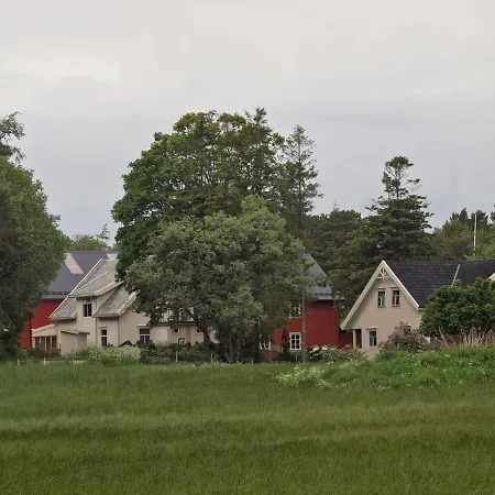 Feriehus Karstua - *